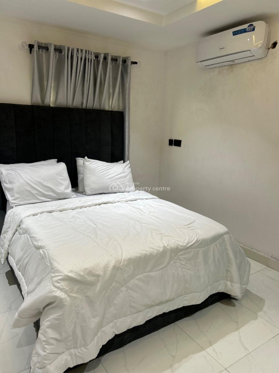 2br Apt  Roof - Top, Pool & Wifi, Olabisi Close, Mende Maryland, Maryland, Lagos, Flat / Apartment Short Let