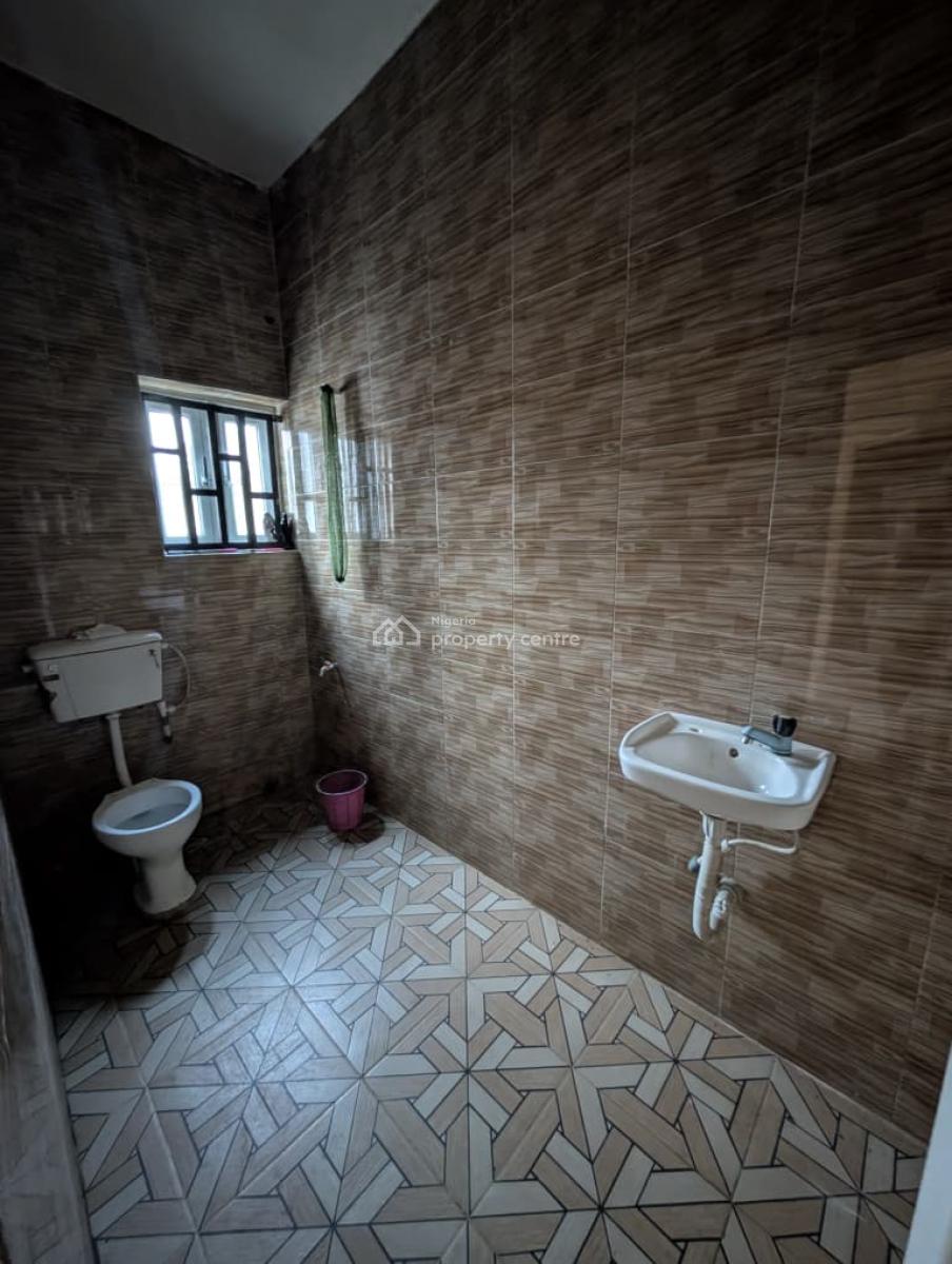 Standard and Spacious Two (2) Bedroom Flat, Oron Road By Mbiabong U-turn, Uyo, Akwa Ibom, House for Rent