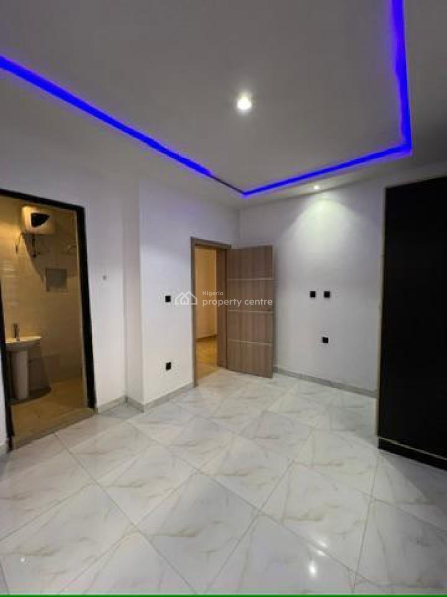 Spacious Beautiful 3 Bedroom Good for Family Use, Interlocked and Gated Street, Ologolo, Lekki, Lagos, Flat / Apartment for Rent