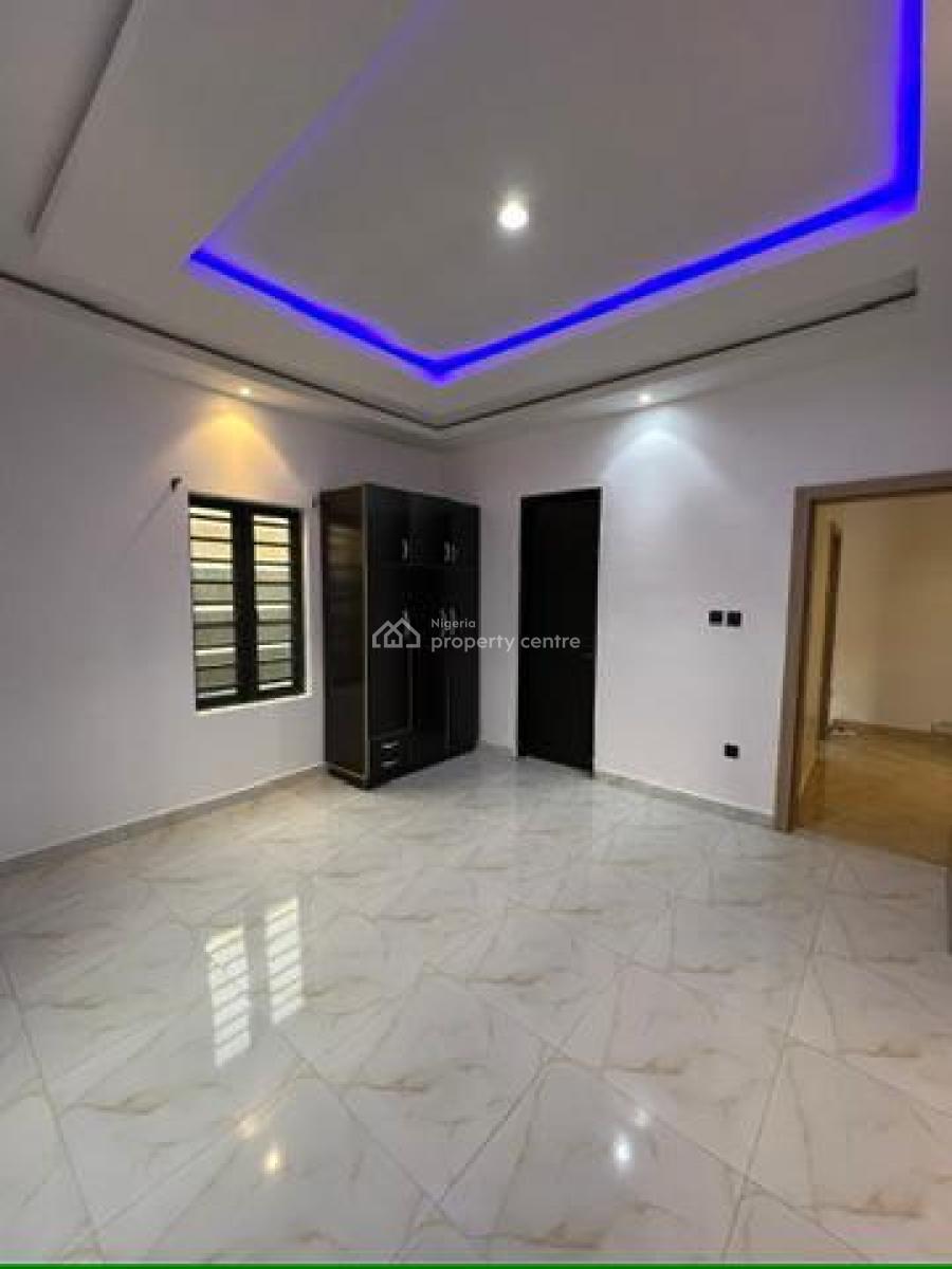 Spacious Beautiful 3 Bedroom Good for Family Use, Interlocked and Gated Street, Ologolo, Lekki, Lagos, Flat / Apartment for Rent