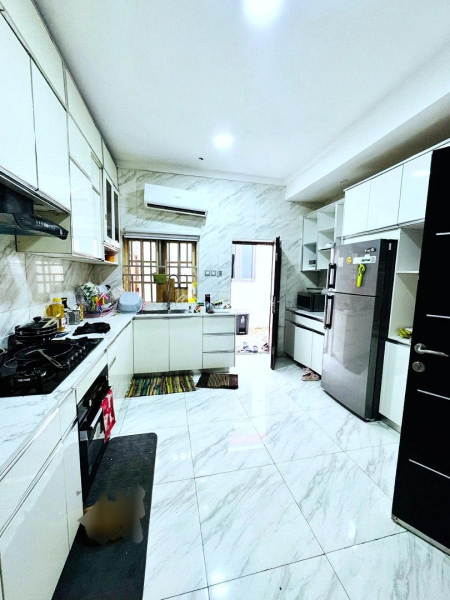 Luxury Distress 3 Bedroom Apartment with a Lovely Facilities, Ikoyi, Lagos, Flat / Apartment for Sale