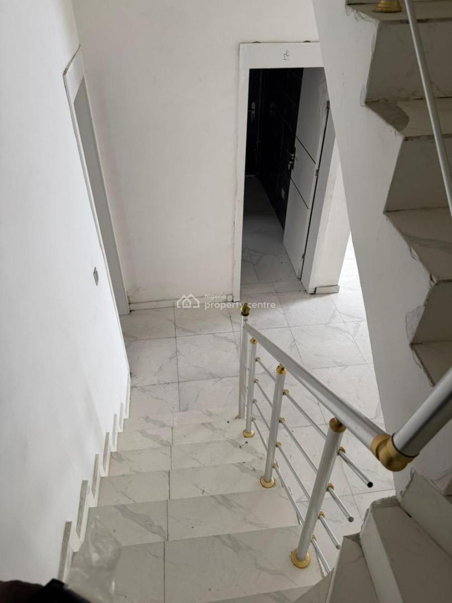 Semi-detached Haven : 4 Bedroom, Ikota, Lekki, Lagos, Semi-detached Duplex for Rent