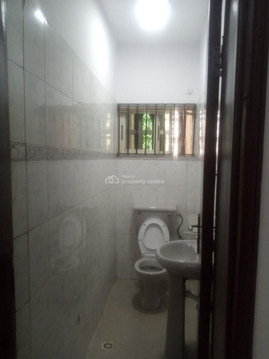 Spacious Well Ventilated and Clean 3 Bedroom Flat + Study Room & Bq, Off Mobolaji Johnson Old Ikoyi, Ikoyi, Lagos, Flat / Apartment for Rent