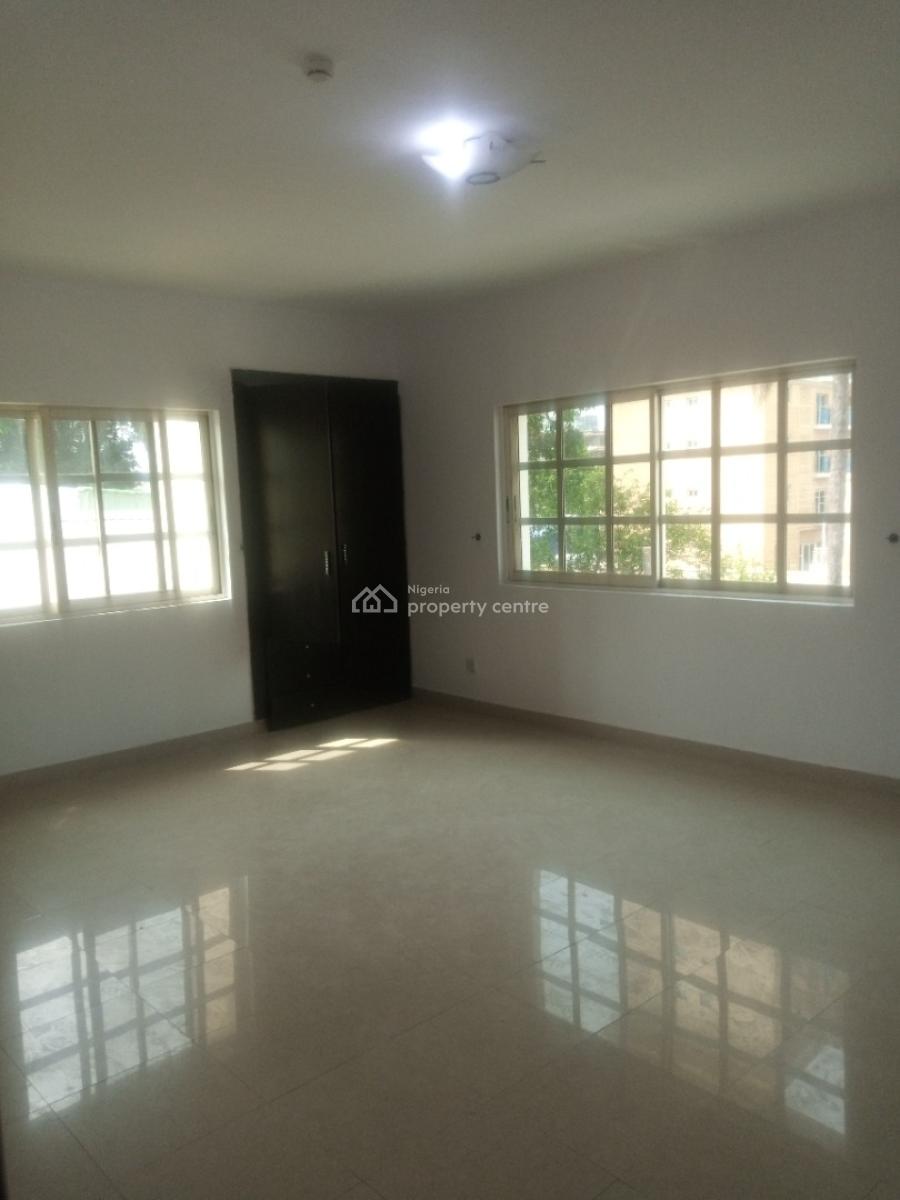 Spacious Well Ventilated and Clean 3 Bedroom Flat + Study Room & Bq, Off Mobolaji Johnson Old Ikoyi, Ikoyi, Lagos, Flat / Apartment for Rent