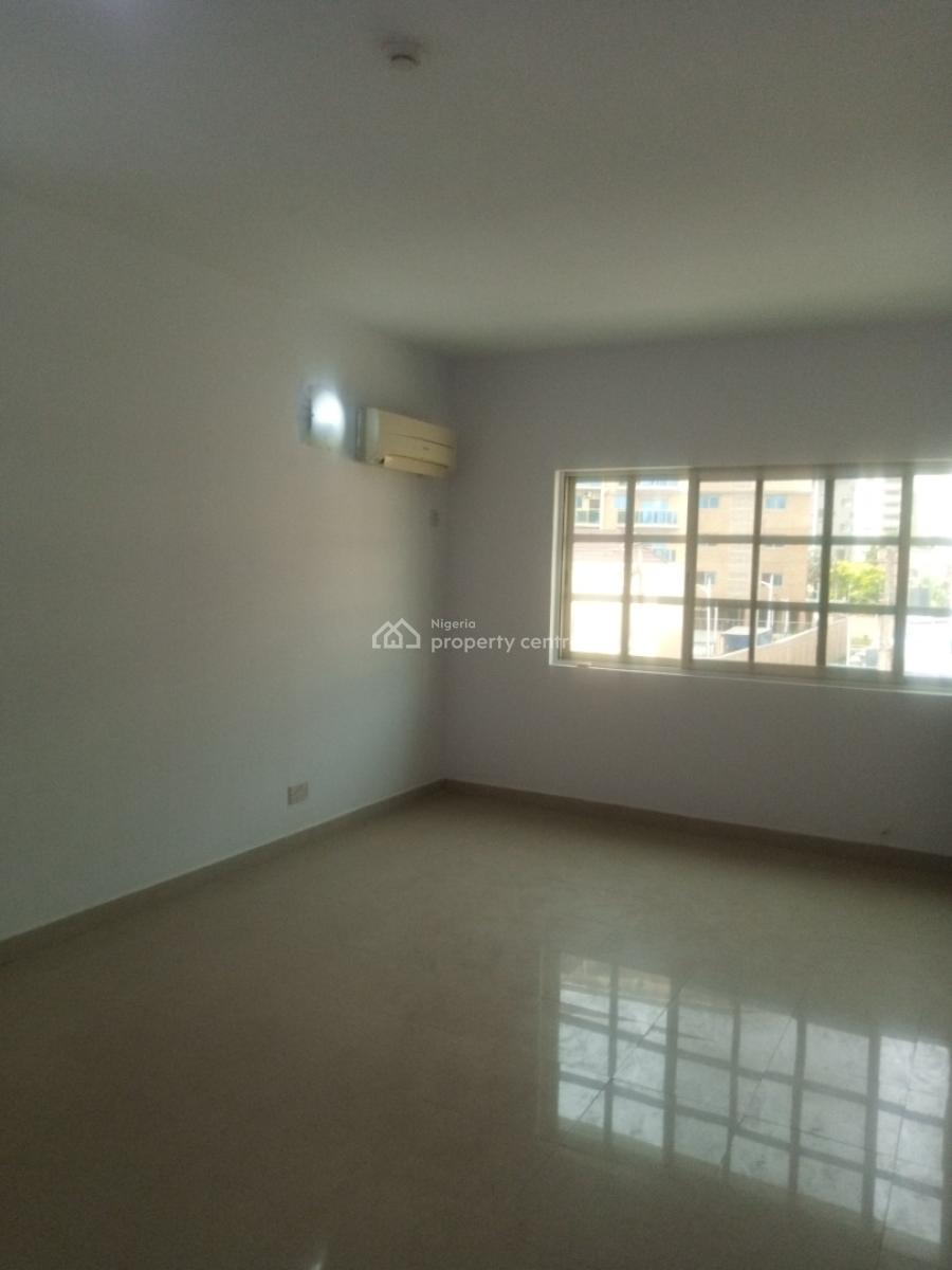 Spacious Well Ventilated and Clean 3 Bedroom Flat + Study Room & Bq, Off Mobolaji Johnson Old Ikoyi, Ikoyi, Lagos, Flat / Apartment for Rent