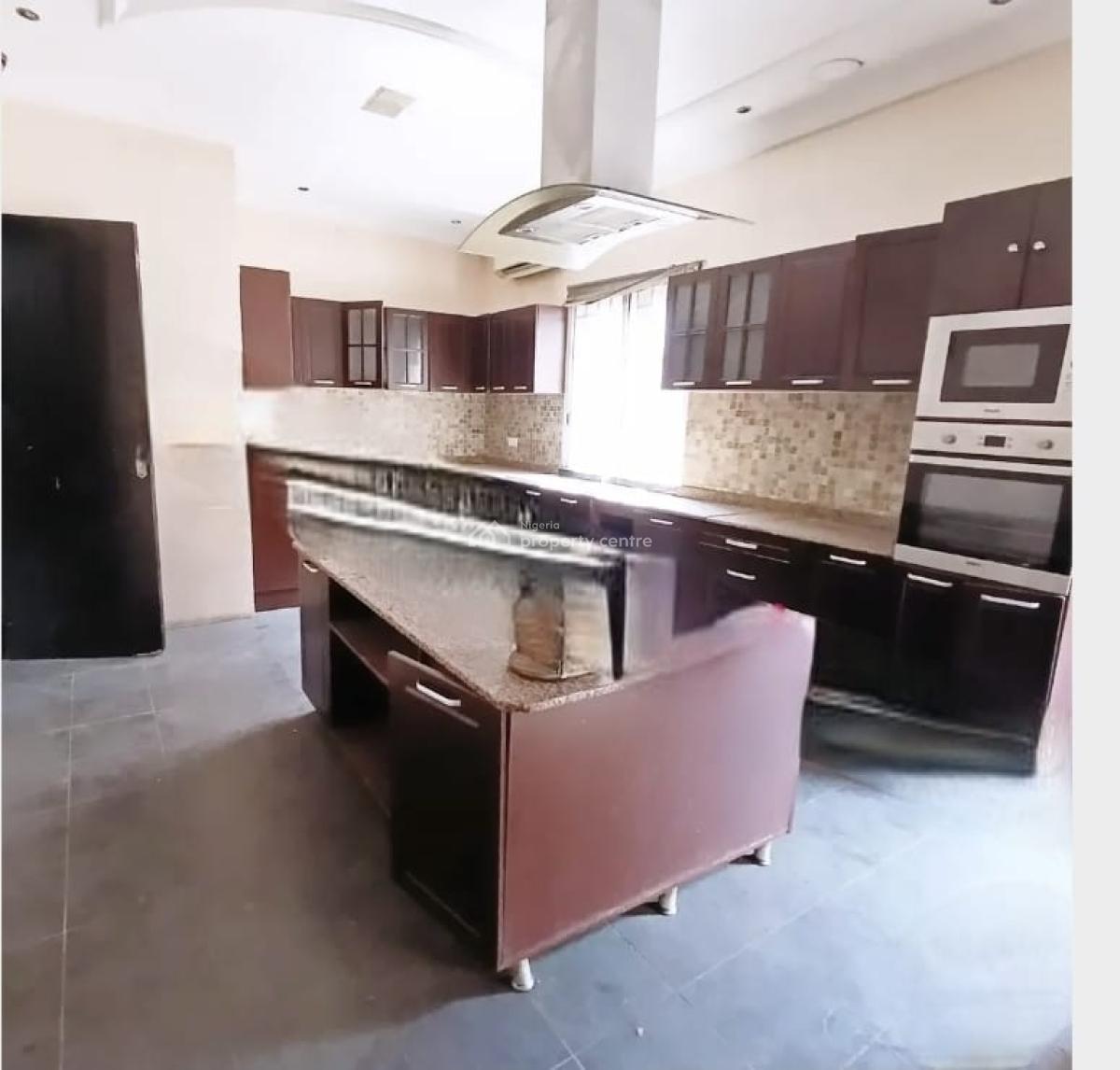 a Serviced 3 Bedroom Flat with Boys Quarters Available in Ikoyi., Ikoyi, Lagos, Flat / Apartment for Rent