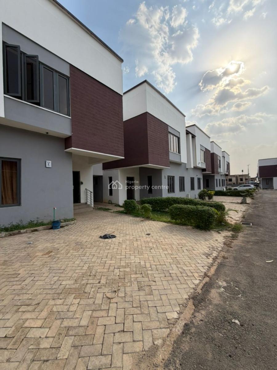 4 Beds Terrace Duplex 1 Room Bq Lugbe  Semifinished N110,000,000 Finis, Lugbe District, Abuja, Terraced Duplex for Sale