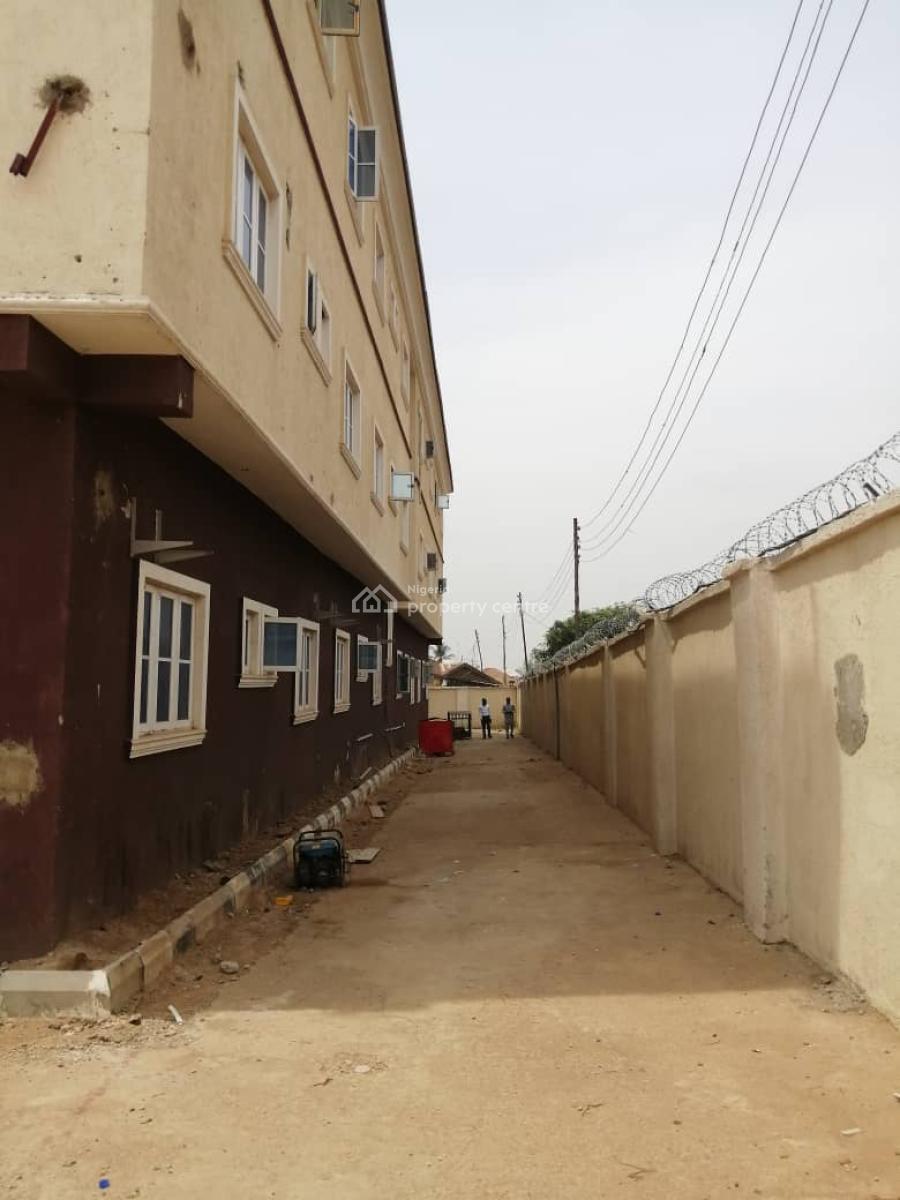 a Plaza/complex Comprising of 39 Shops / Office Spaces on 3 Floors, Along New Nyanya -keffi Road, Nyanya, Abuja, Plaza / Complex / Mall for Sale