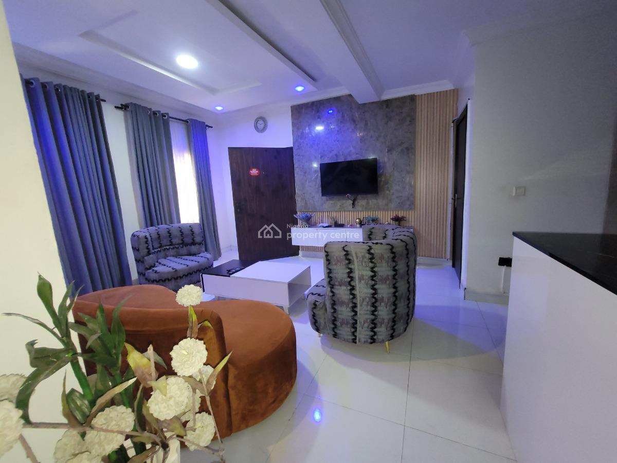 Serviced and Furnished 2 Bedroom Apartment, Lekki Phase 1, Lekki, Lagos, Flat / Apartment for Rent
