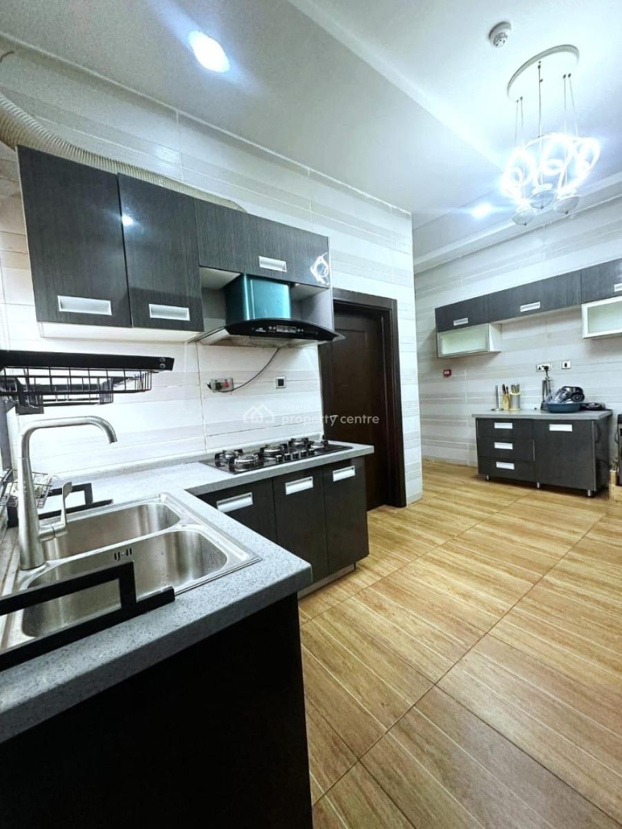 Extremely Spacious 3-bedroom Apartment, Lekki Right, Lekki Phase 1, Lekki, Lagos, Flat / Apartment for Rent