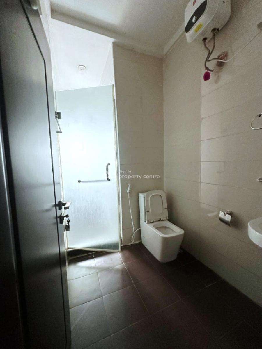 Extremely Spacious 3-bedroom Apartment, Lekki Right, Lekki Phase 1, Lekki, Lagos, Flat / Apartment for Rent