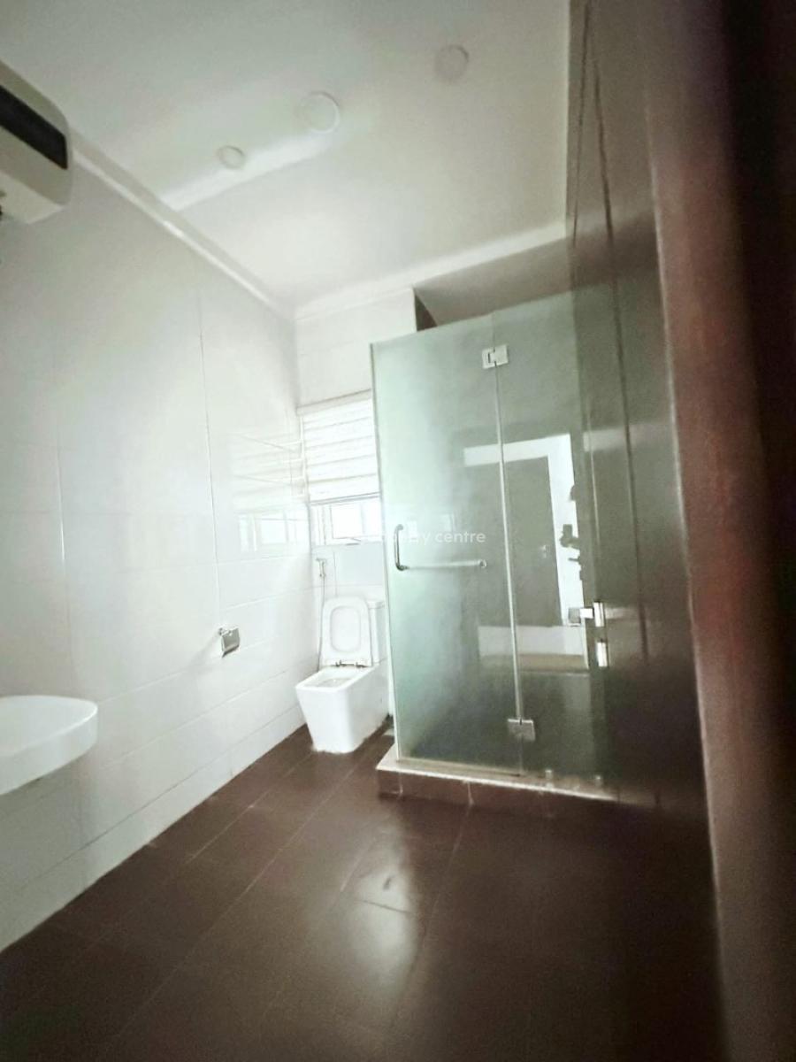 Extremely Spacious 3-bedroom Apartment, Lekki Right, Lekki Phase 1, Lekki, Lagos, Flat / Apartment for Rent