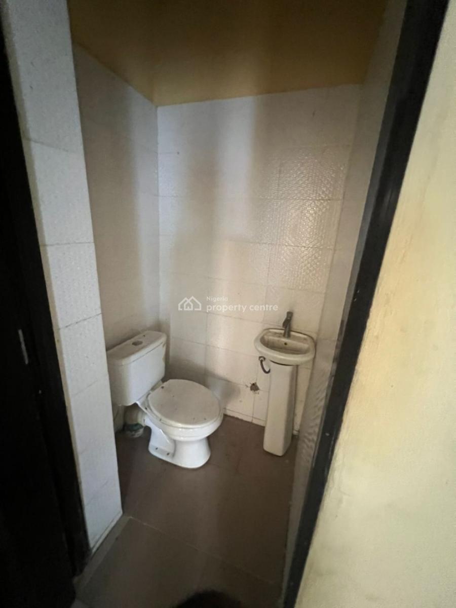 2 Bedroom Apartment, Ilaje, Ajah, Lagos, Flat / Apartment for Rent