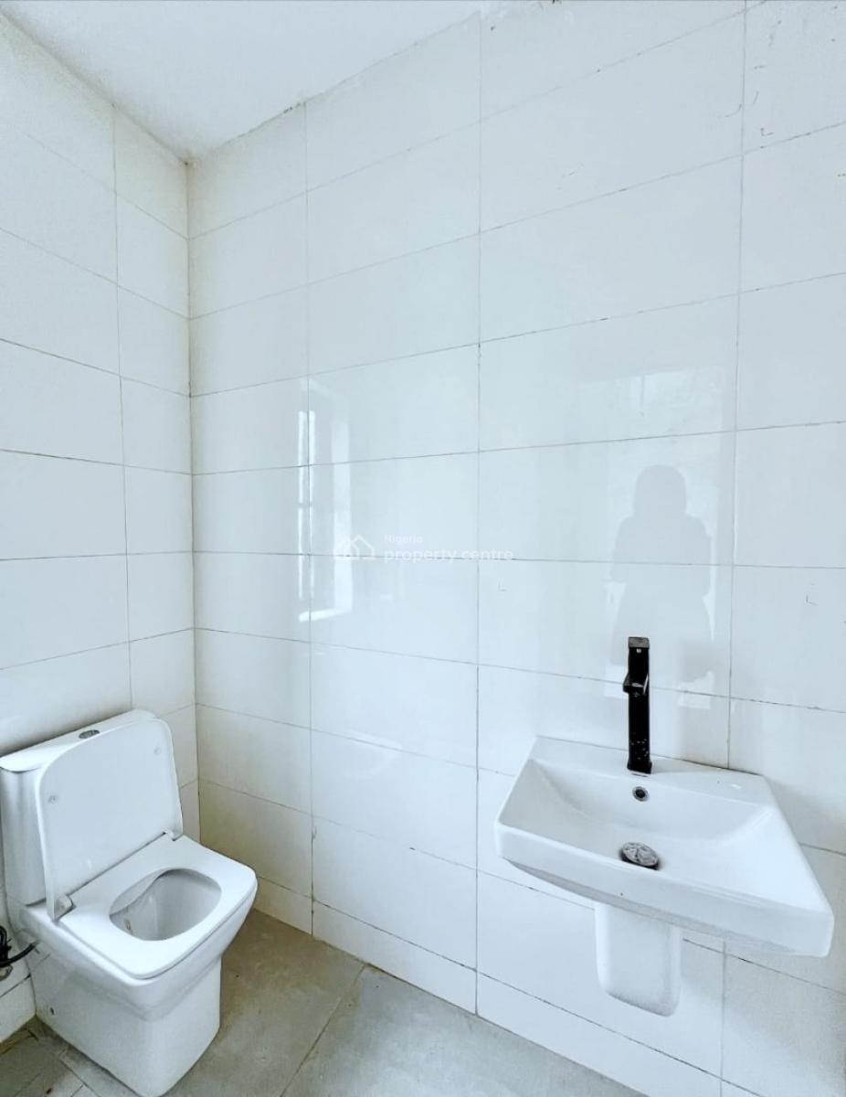 Nicely Built 2 Bedroom Apartment with a Room Bq, Lekki Phase 1, Lekki, Lagos, Flat / Apartment for Sale