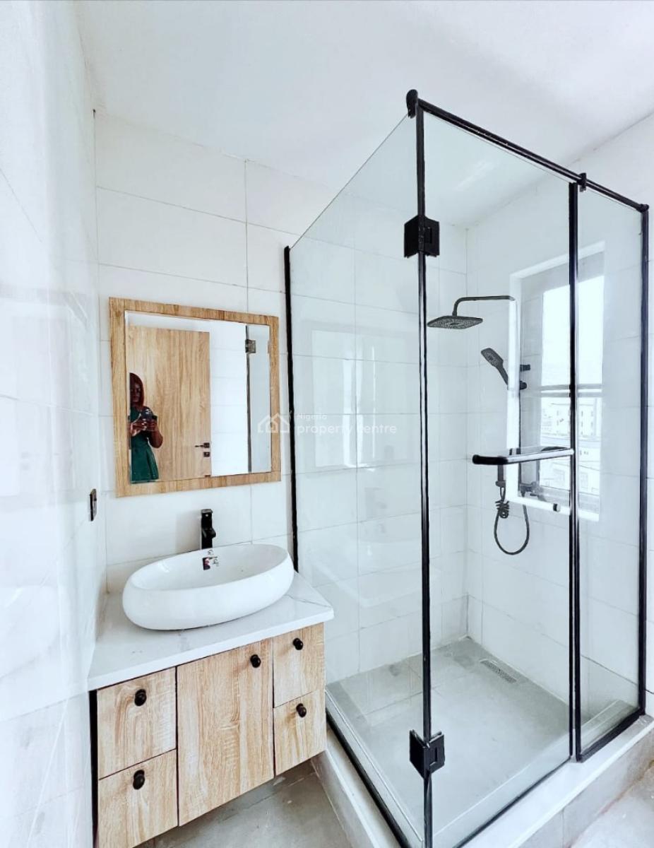 Nicely Built 2 Bedroom Apartment with a Room Bq, Lekki Phase 1, Lekki, Lagos, Flat / Apartment for Sale