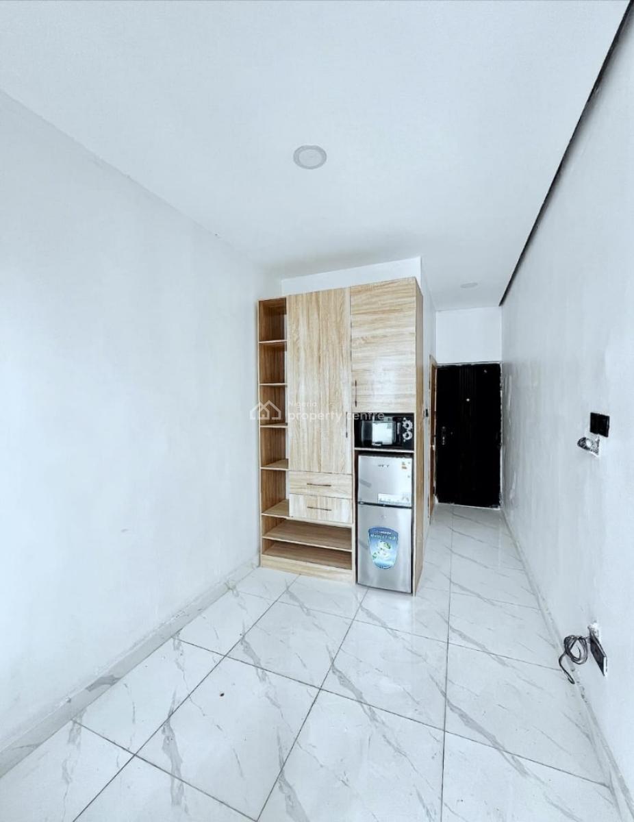 Nicely Built 2 Bedroom Apartment with a Room Bq, Lekki Phase 1, Lekki, Lagos, Flat / Apartment for Sale