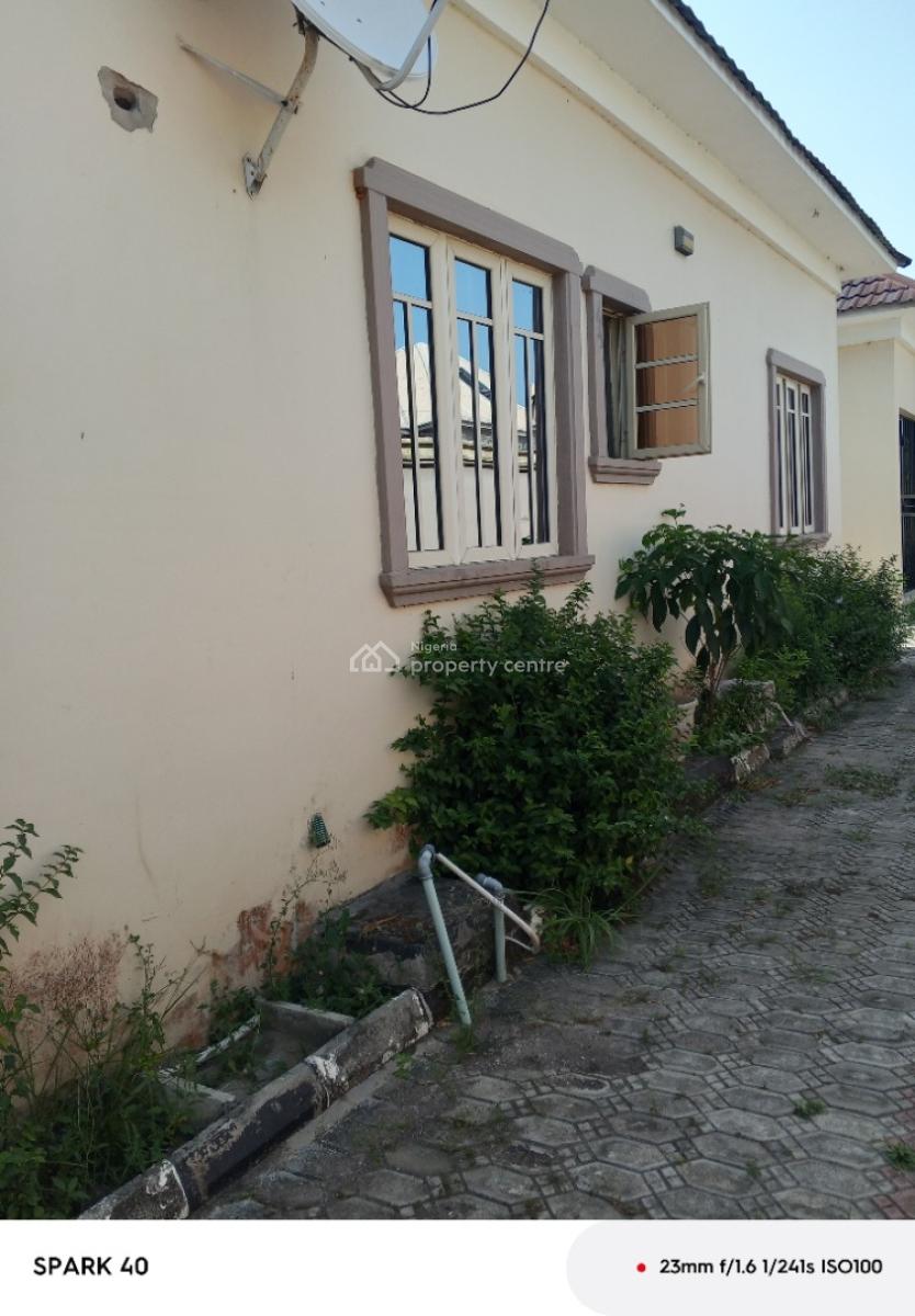 Luxury Massive 4 Bedroom Bungalow. 2 Tenants in The Compound Clos 2 Exp, Abule-parapo, Awoyaya, Ibeju Lekki, Lagos, Detached Bungalow for Rent