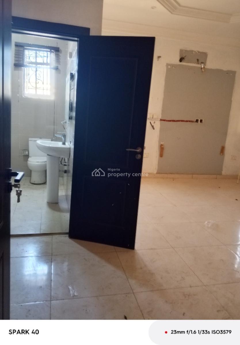 Luxury Massive 4 Bedroom Bungalow. 2 Tenants in The Compound Clos 2 Exp, Abule-parapo, Awoyaya, Ibeju Lekki, Lagos, Detached Bungalow for Rent