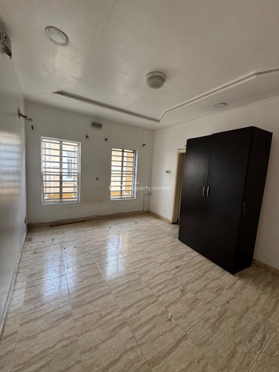 Self Contain, Chevy View Estate, Lekki Expressway, Lekki, Lagos, Self Contain (single Rooms) for Rent