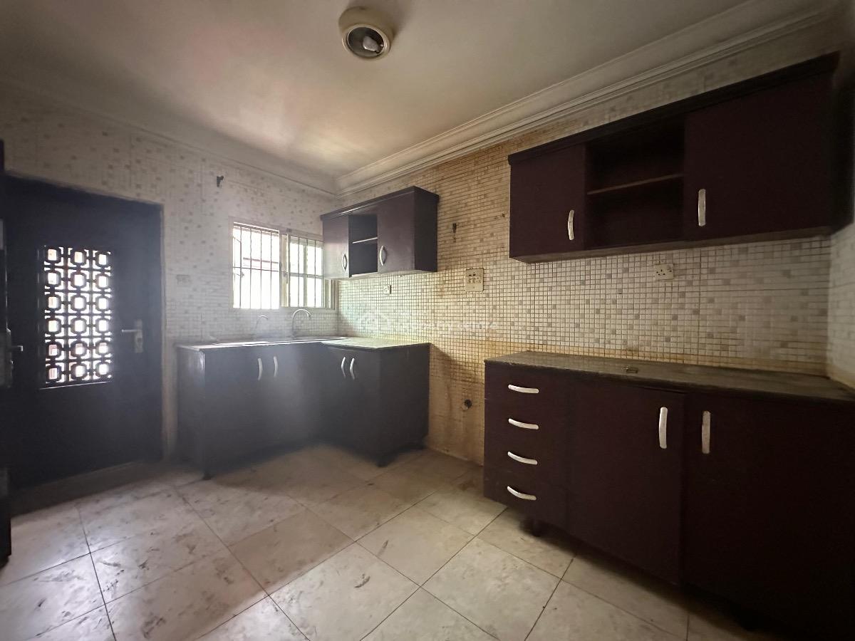Luxury 3 Bedroom Apartment, Gra Phase 1, Magodo, Lagos, Flat / Apartment for Rent
