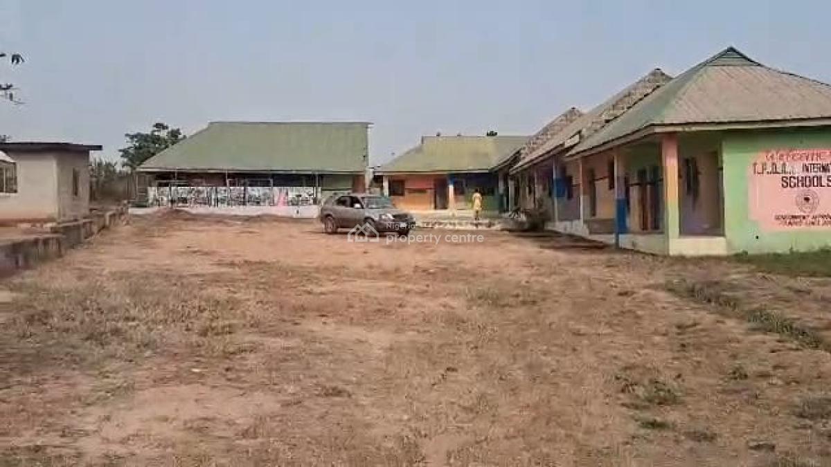a Functional School, Peregun Alawo, Akala Express, Ibadan, Oyo, School for Sale