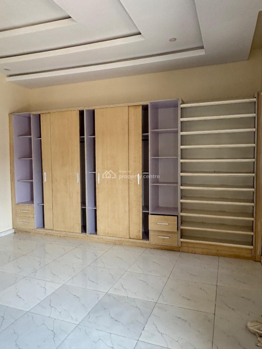 Master Room Shared Apartment, Ikota Gra Close to Gate, Lekki, Lagos, House for Rent