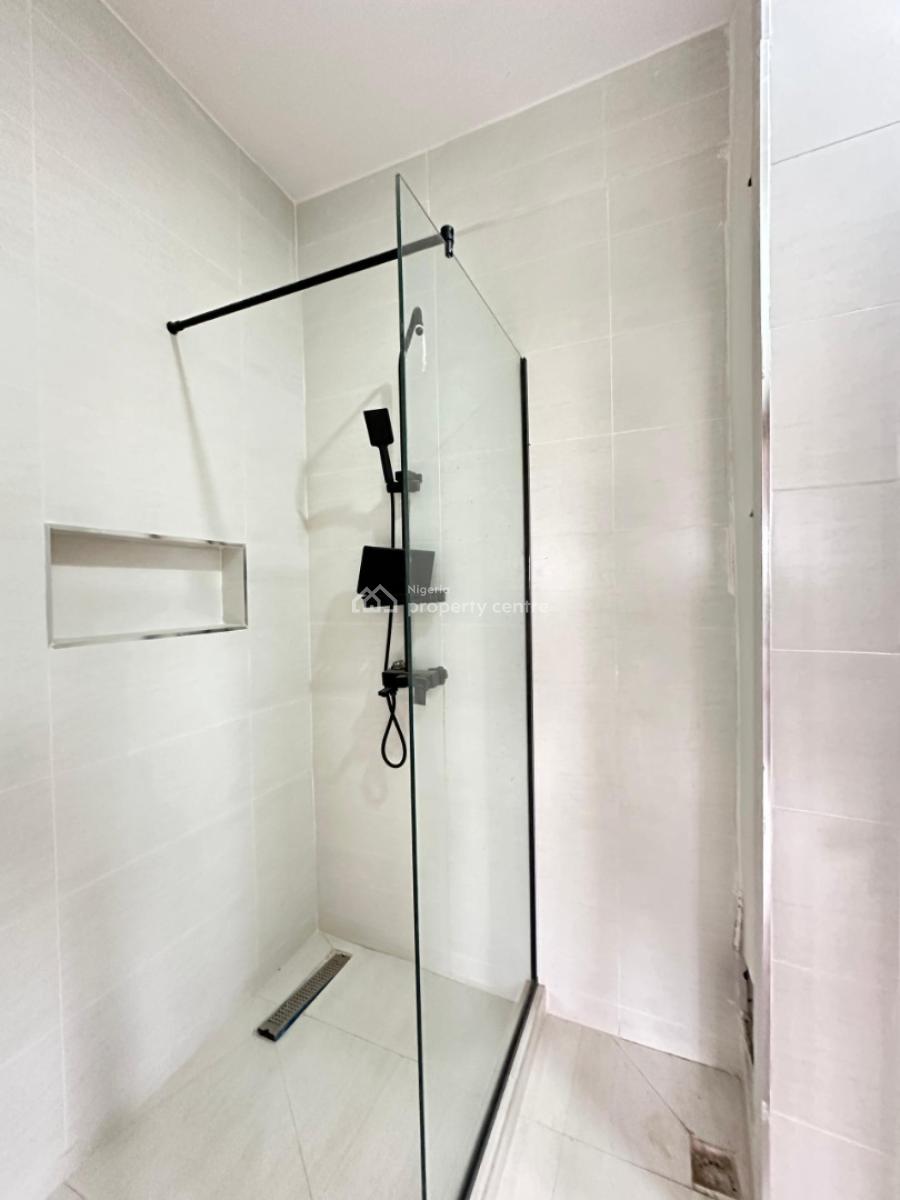 Well-built Spacious 2 Bedroom Apartment with  Pool, Elevator and Gym., Lekki Phase 1, Lekki, Lagos, Flat / Apartment for Sale