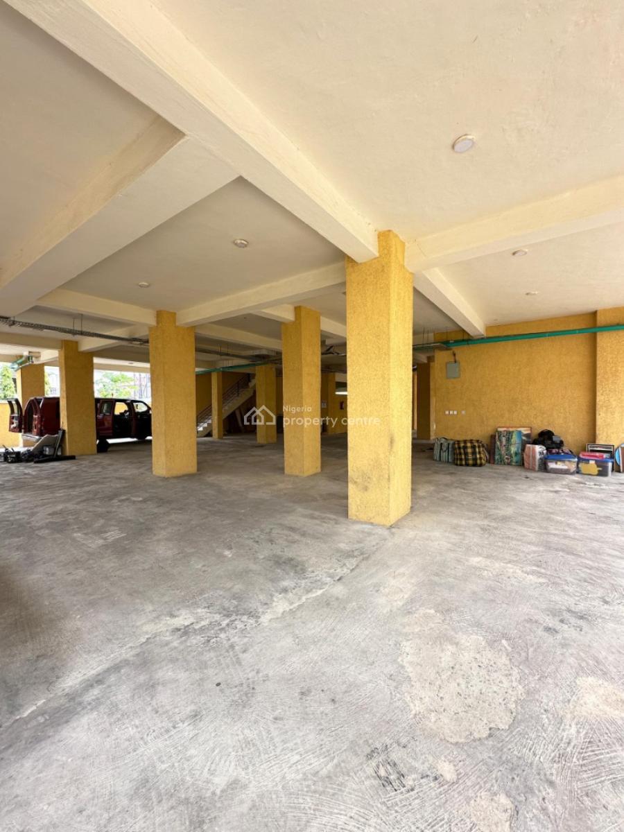 Well-built Spacious 2 Bedroom Apartment with  Pool, Elevator and Gym., Lekki Phase 1, Lekki, Lagos, Flat / Apartment for Sale