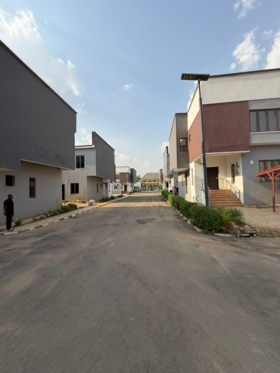 Lovely 4 Bedroom Terrace Duplex with 1 Room Bq, Lugbe District, Abuja, Terraced Duplex for Sale