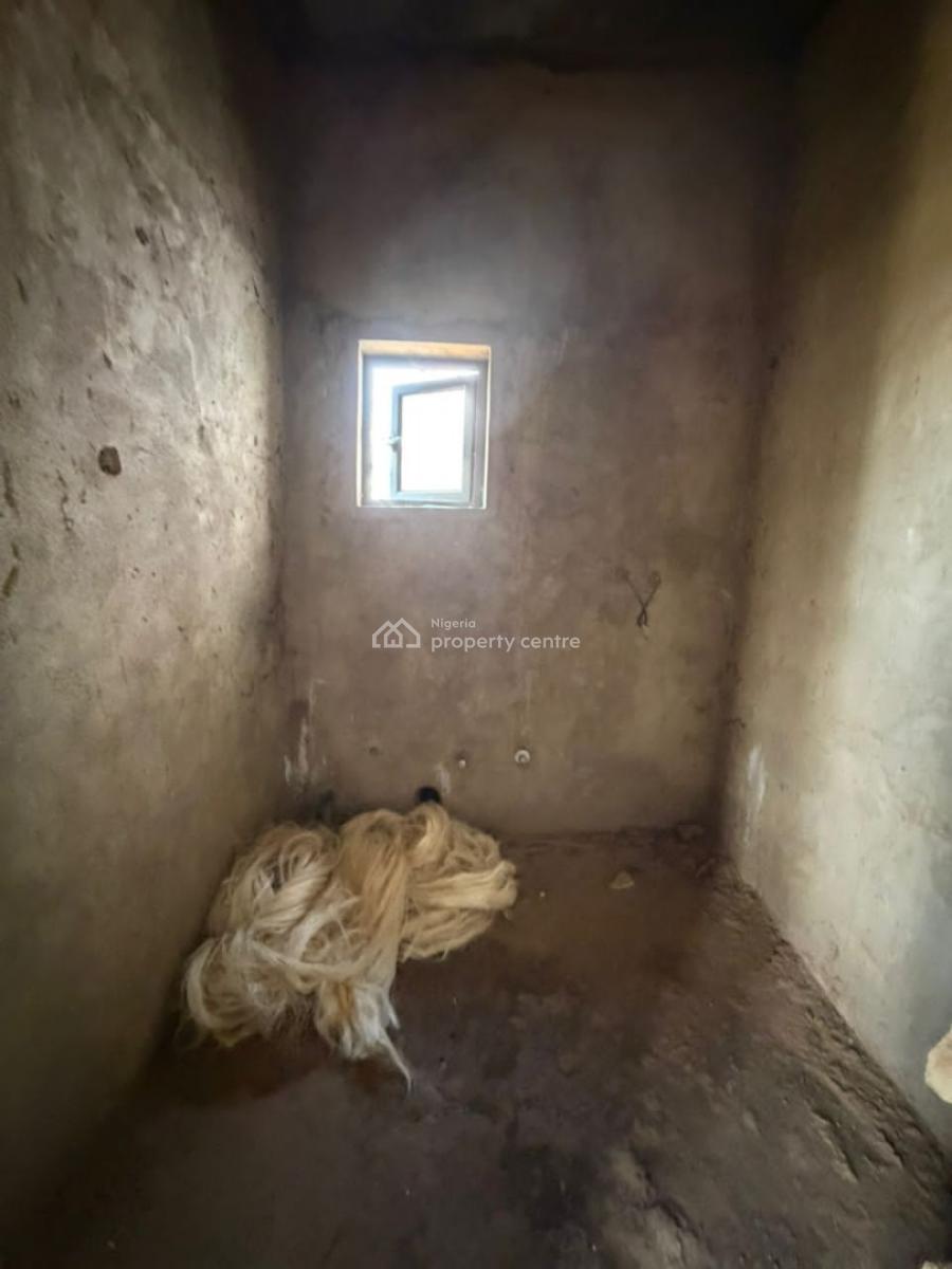 Nice 3 Bedroom Apartment, Lugbe District, Abuja, Flat / Apartment for Sale