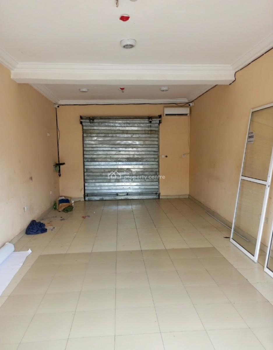 Spacious Plaza Shop Available, 1st Avenue, Gwarinpa, Abuja, Shop for Rent