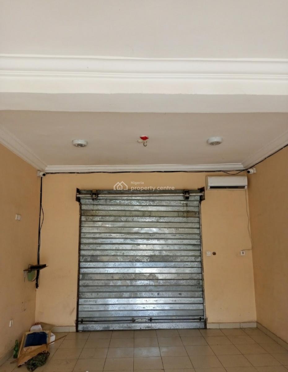 Spacious Plaza Shop Available, 1st Avenue, Gwarinpa, Abuja, Shop for Rent