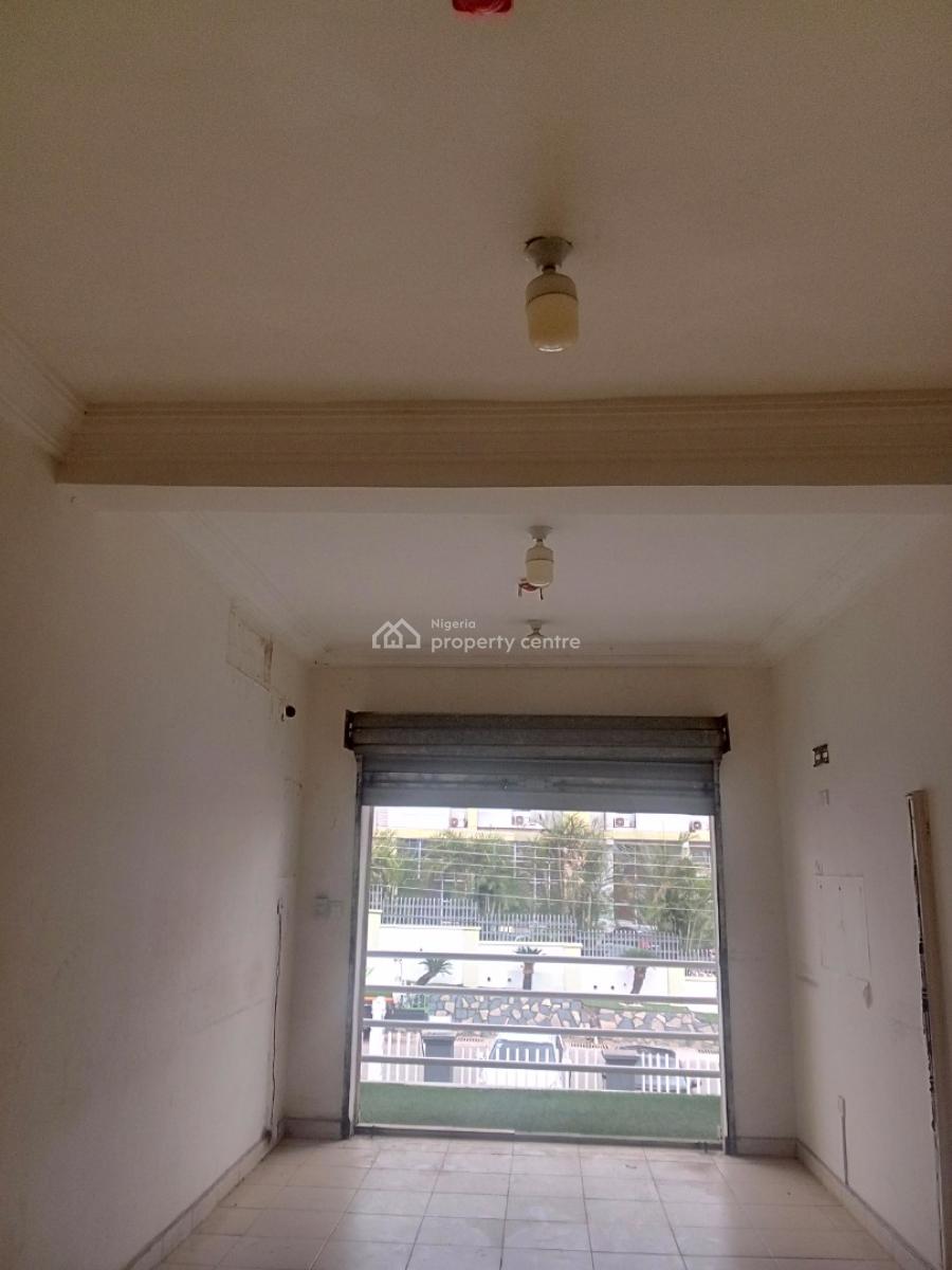 Spacious Plaza Shop Available, 1st Avenue, Gwarinpa, Abuja, Shop for Rent