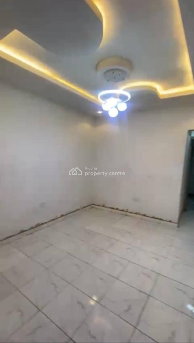 Lovely 2 Bedroom Flat, Sawmill, Gbagada, Lagos, Flat / Apartment for Rent