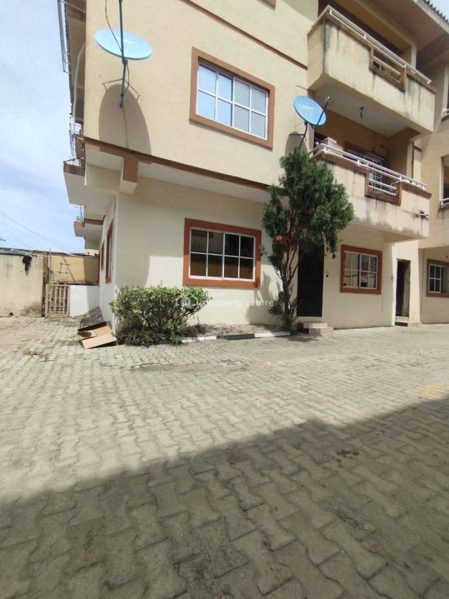 Spacious Massive Lurxuy 2 Bedroom Flat, Fubara Dublin  Alpha Beach Road, Lekki, Lagos, Block of Flats for Sale