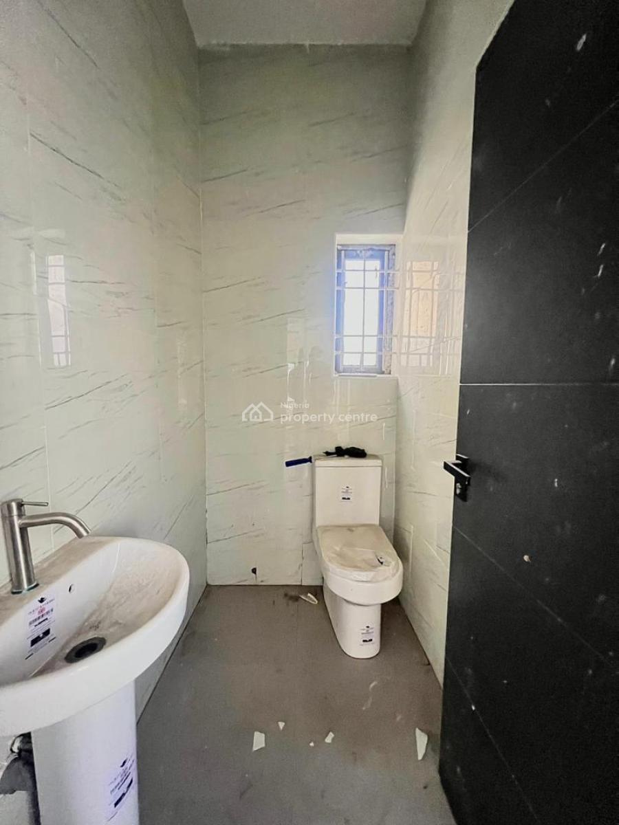 Premium Office Spaces Spread Across 3 Floors with Elevator Access, Chevron Lekki, Lekki, Lagos, Office Space for Sale