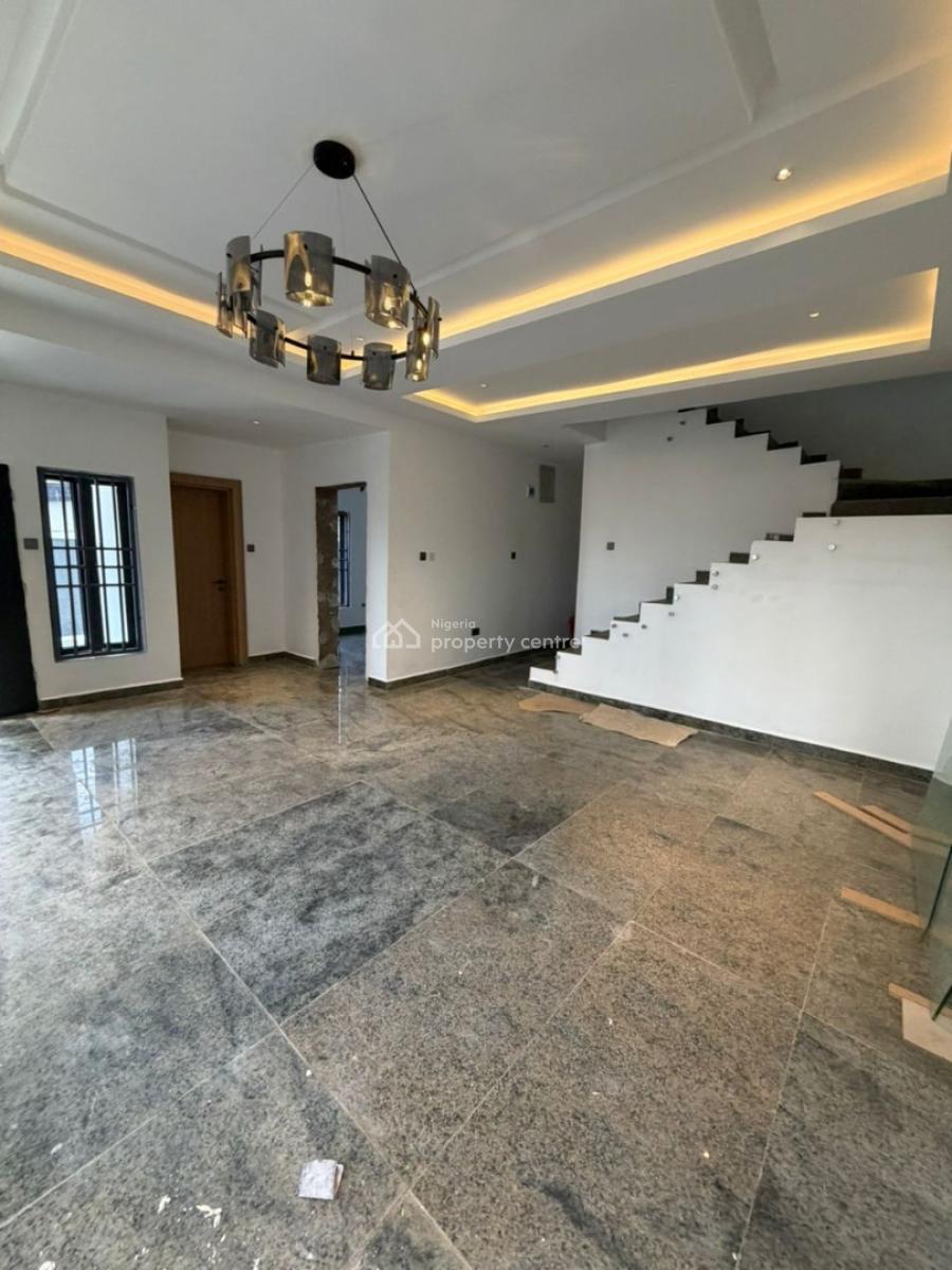 Tasteful Gated  4 Beds Semidetached Duplex with 1 Room Bq, Wuse, Abuja, Semi-detached Duplex for Sale