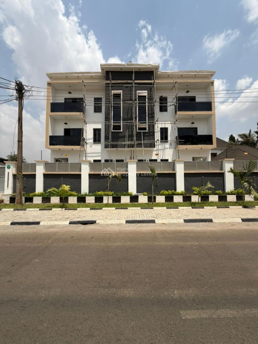 Tasteful Gated  4 Beds Semidetached Duplex with 1 Room Bq, Wuse, Abuja, Semi-detached Duplex for Sale