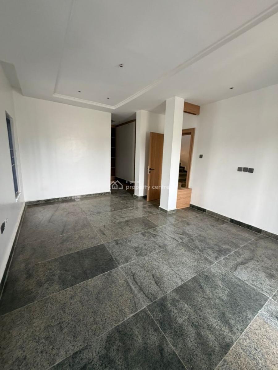 Tasteful Gated  4 Beds Semidetached Duplex with 1 Room Bq, Wuse, Abuja, Semi-detached Duplex for Sale