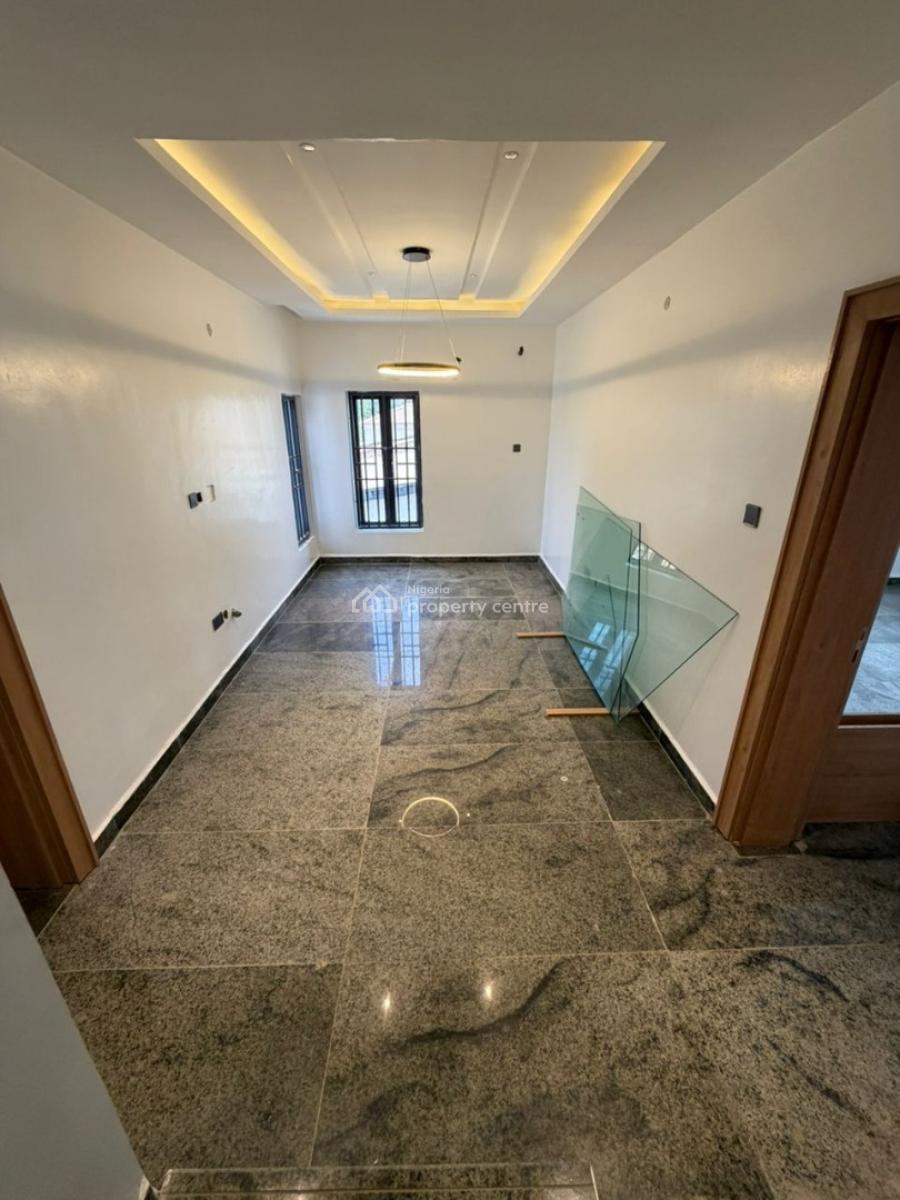 Tasteful Gated  4 Beds Semidetached Duplex with 1 Room Bq, Wuse, Abuja, Semi-detached Duplex for Sale