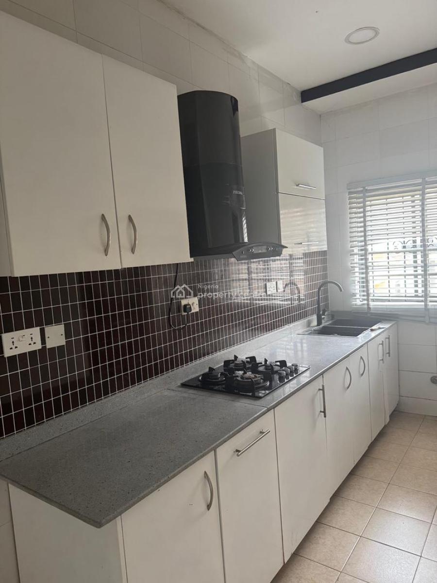 Lovely 3 Bedroom Flat Ensuit with Generator, Off Freedom Way, Lekki Phase 1, Lekki, Lagos, Flat / Apartment for Rent