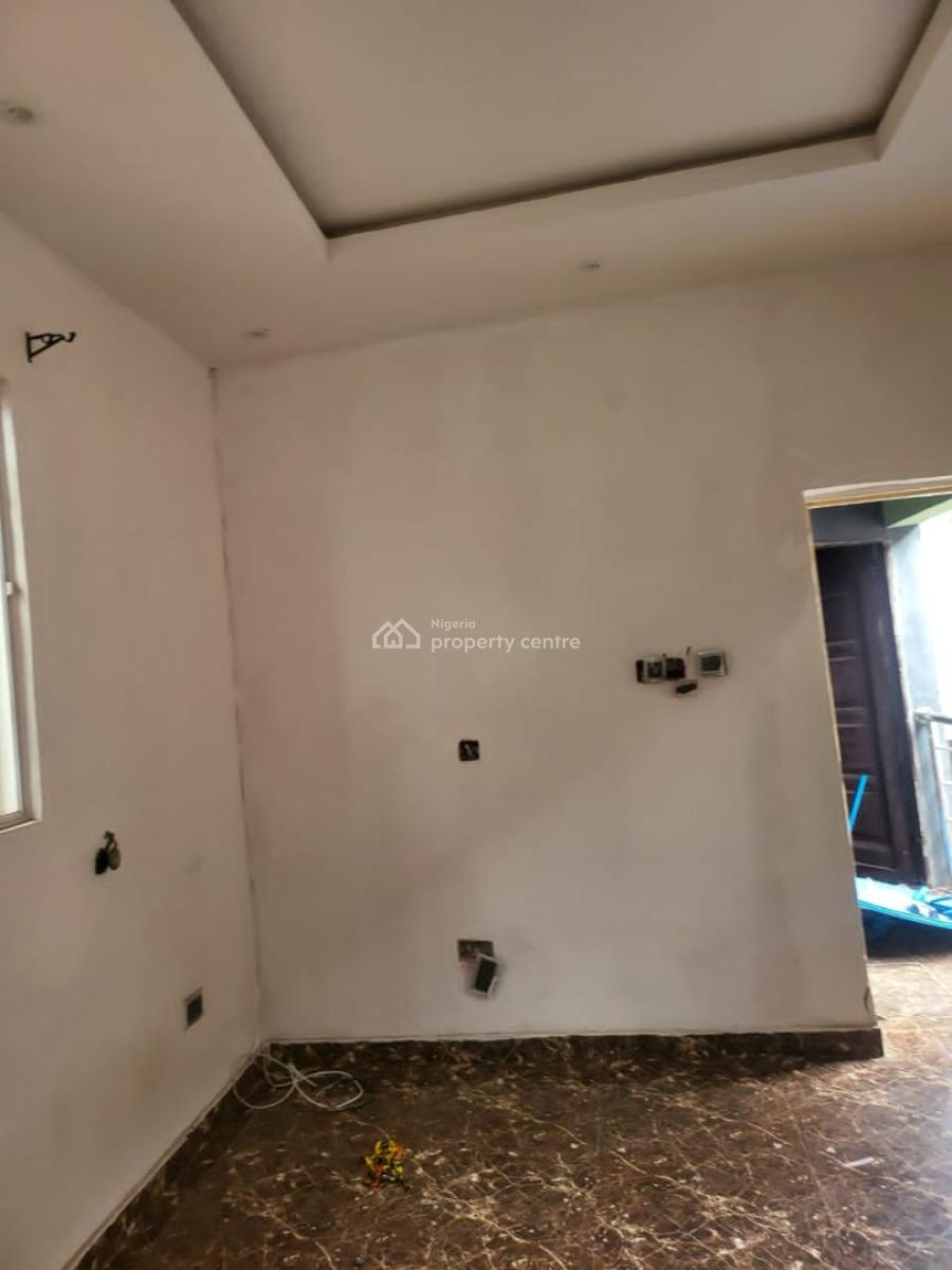 Clean & Decent Mini Flat, Gra Phase 1, Magodo, Lagos, Mini Flat (room and Parlour) for Rent