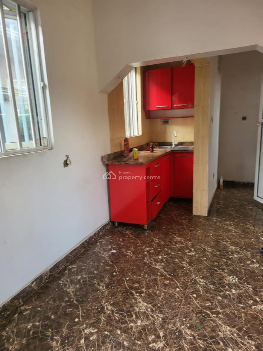 Clean & Decent Mini Flat, Gra Phase 1, Magodo, Lagos, Mini Flat (room and Parlour) for Rent
