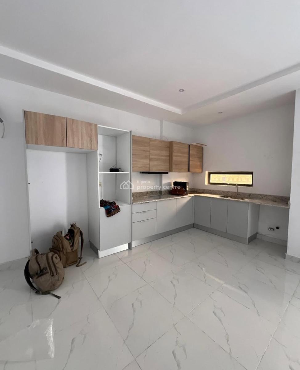 2 Bedroom Maisonette, Freedom Way, Lekki Phase 1, Lekki, Lagos, Flat / Apartment for Sale