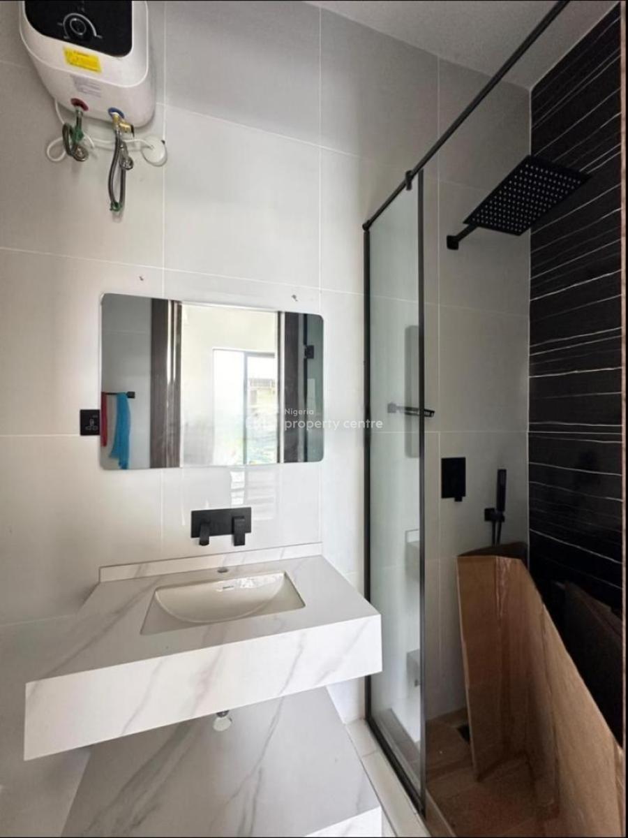 Lovely 3 Bedroom Apartment with Pool, Lekki Phase 1, Lekki, Lagos, Flat / Apartment for Sale