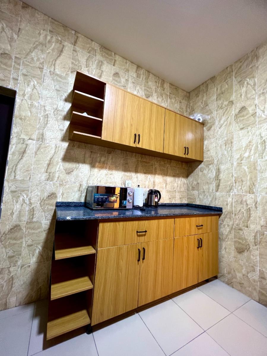 a Cozy 2-bedroom Apartment with Execellent Facilities, 240 Jaja Wachukwu Stree, Wuye, Abuja, Flat / Apartment Short Let