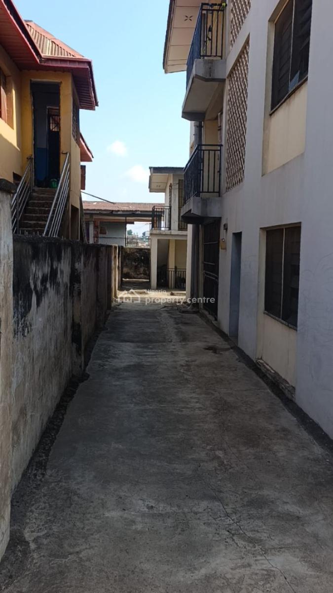 3 Unit 3 Bedroom & 2 Unit 1 Bedroom, Kufeyiji Street Behind Muslim Praying Ground Agodi Gate Ibadan, Ibadan, Oyo, Block of Flats for Sale