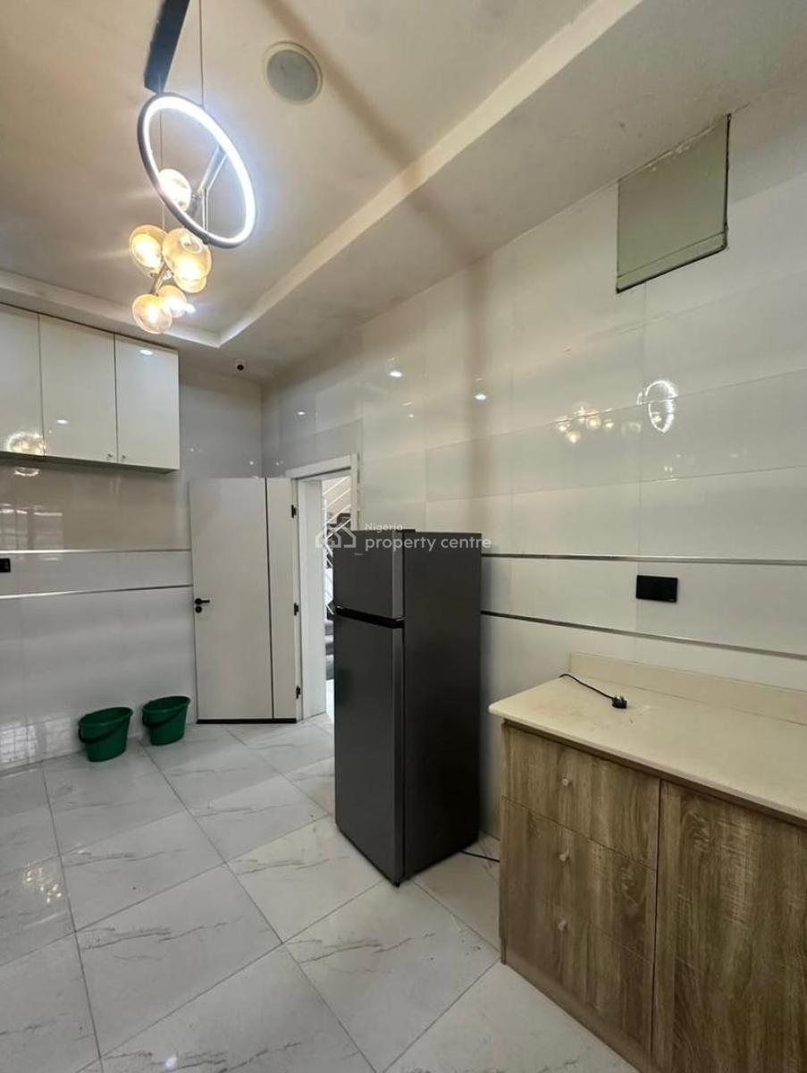 Contemporary 4-bedroom Semi-detached Duplex with Bq, Chevron, Lekki, Lagos, Semi-detached Duplex for Rent
