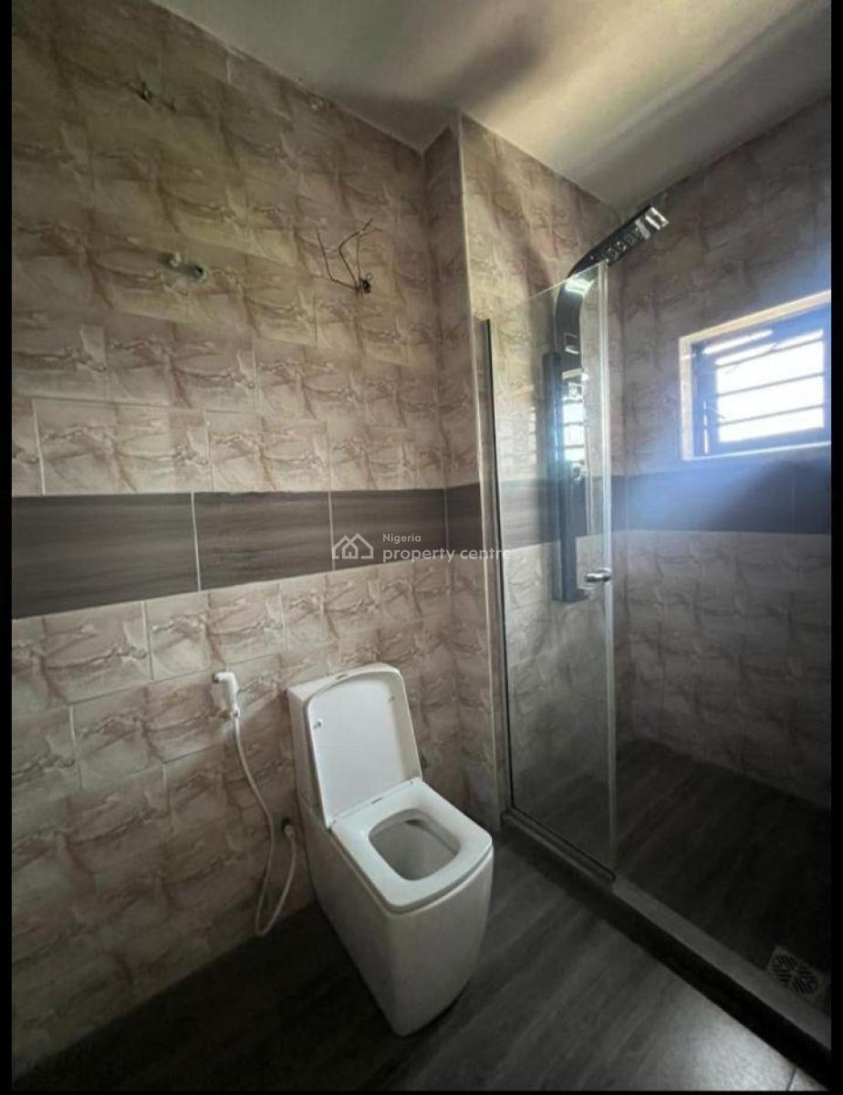 Standard 2 Bedroom Flat, Lekki Phase 1, Lekki Phase 1, Lekki, Lagos, Flat / Apartment for Rent