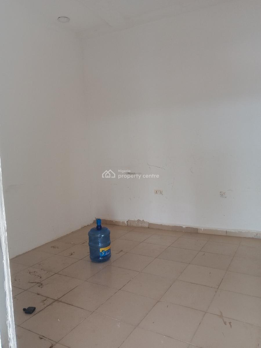 193sqm Office/shop Space, Amino Kano Crescent, Wuse 2, Abuja, Plaza / Complex / Mall for Rent
